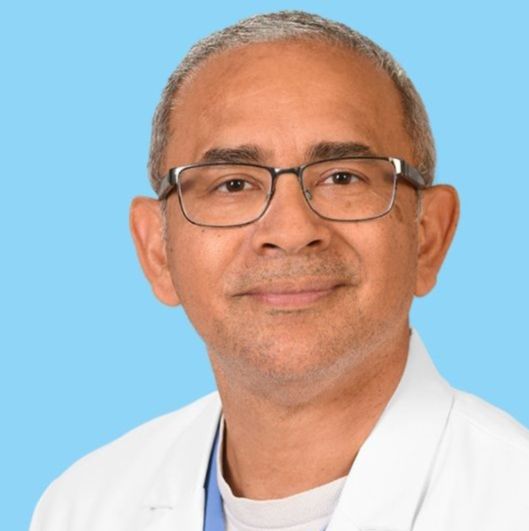 Dr. Mario Salazar