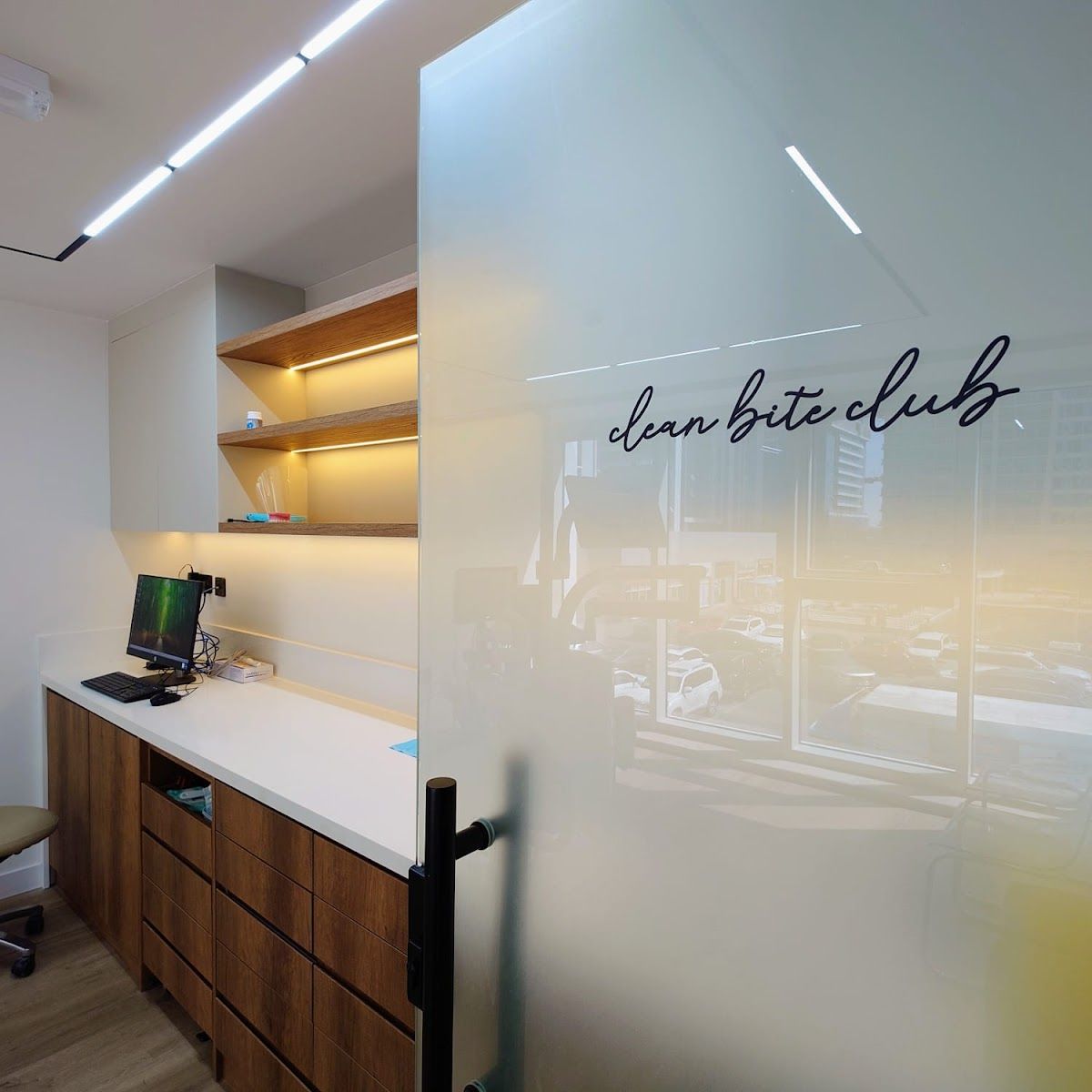 Hey Dental Clinic DMCC